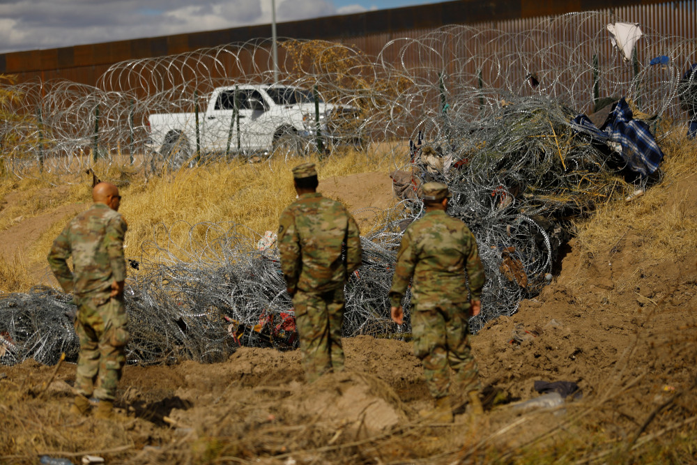 High Court Allows Border Patrol To Remove Razor Wire Texas Placed At ...